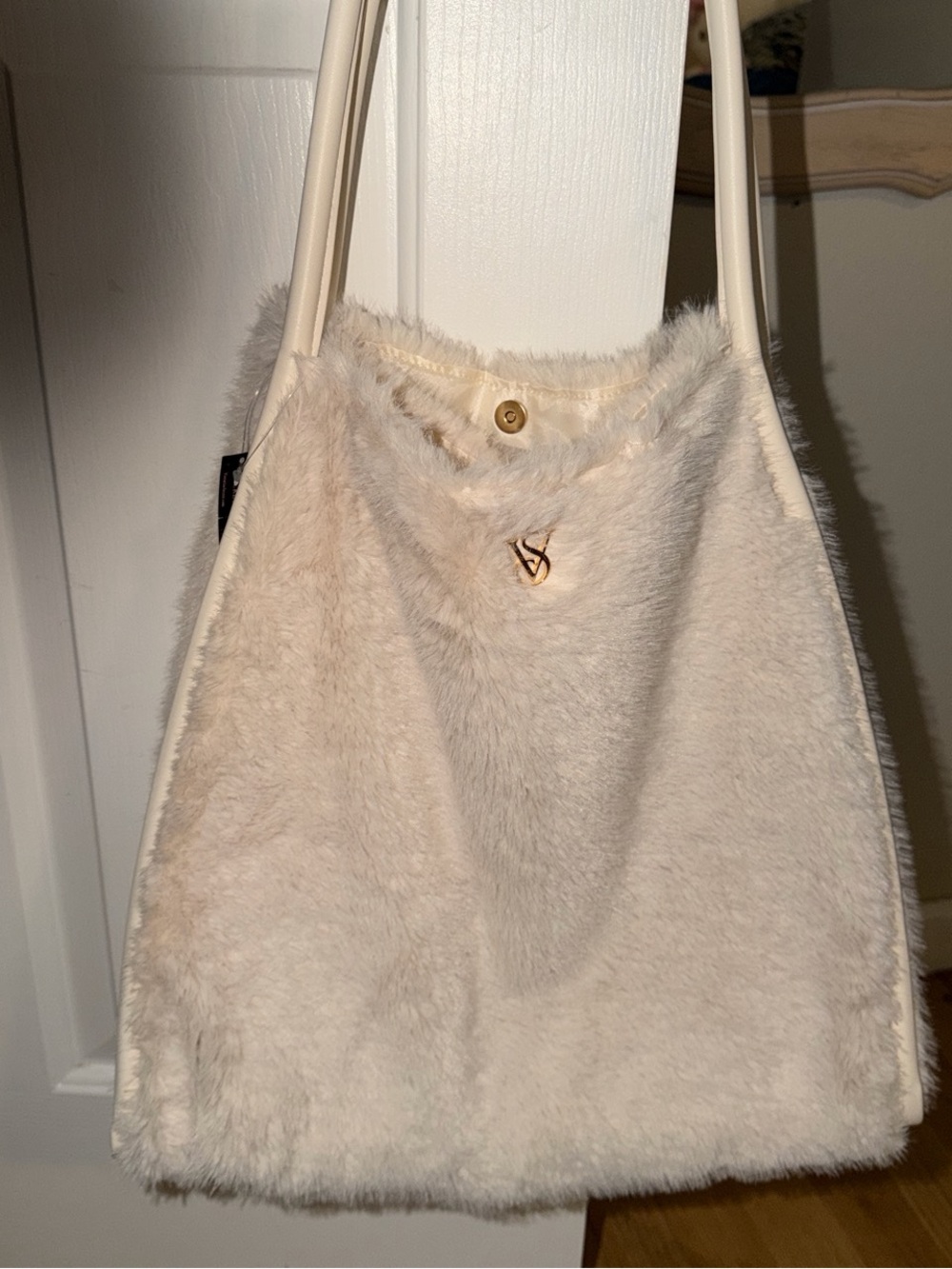 Victoria's Secret Furry Tote ✨